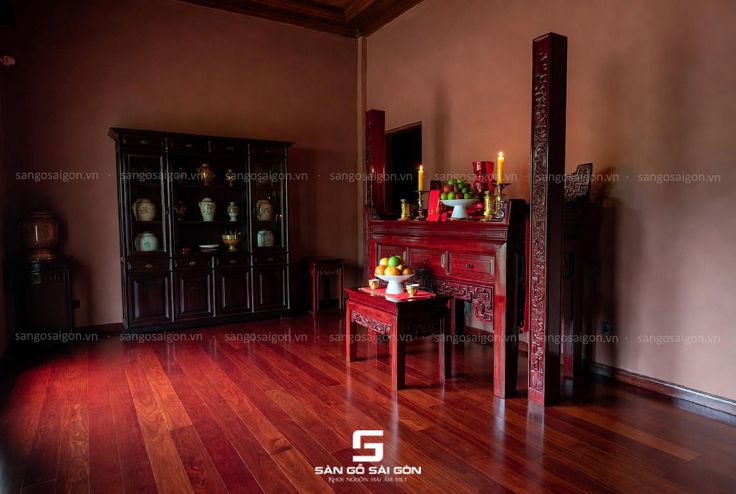 Gợi nét uy nghiêm với sàn gỗ tự nhiên cho phòng thờ truyền thống