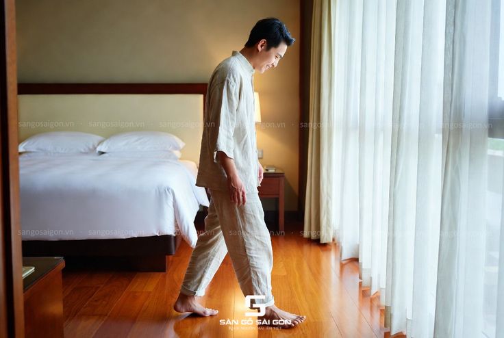 Sàn gạch men có đổi lên sàn gỗ tự nhiên dễ dàng không?